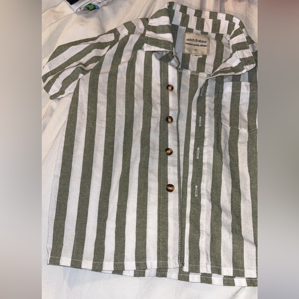 MATCHING SET STITCH & STONE GREEN, WHITE BUTTON UP-3T AND WHITE MATCHING SHORTS